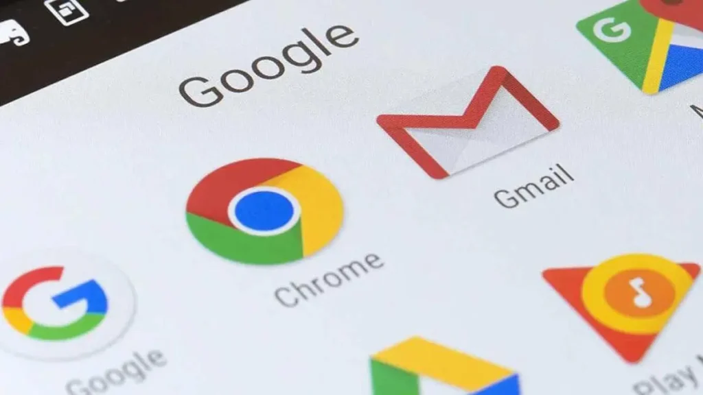 Ecran de smartphone avec toutes les icônes Google : Chrome, Gmail, Maps